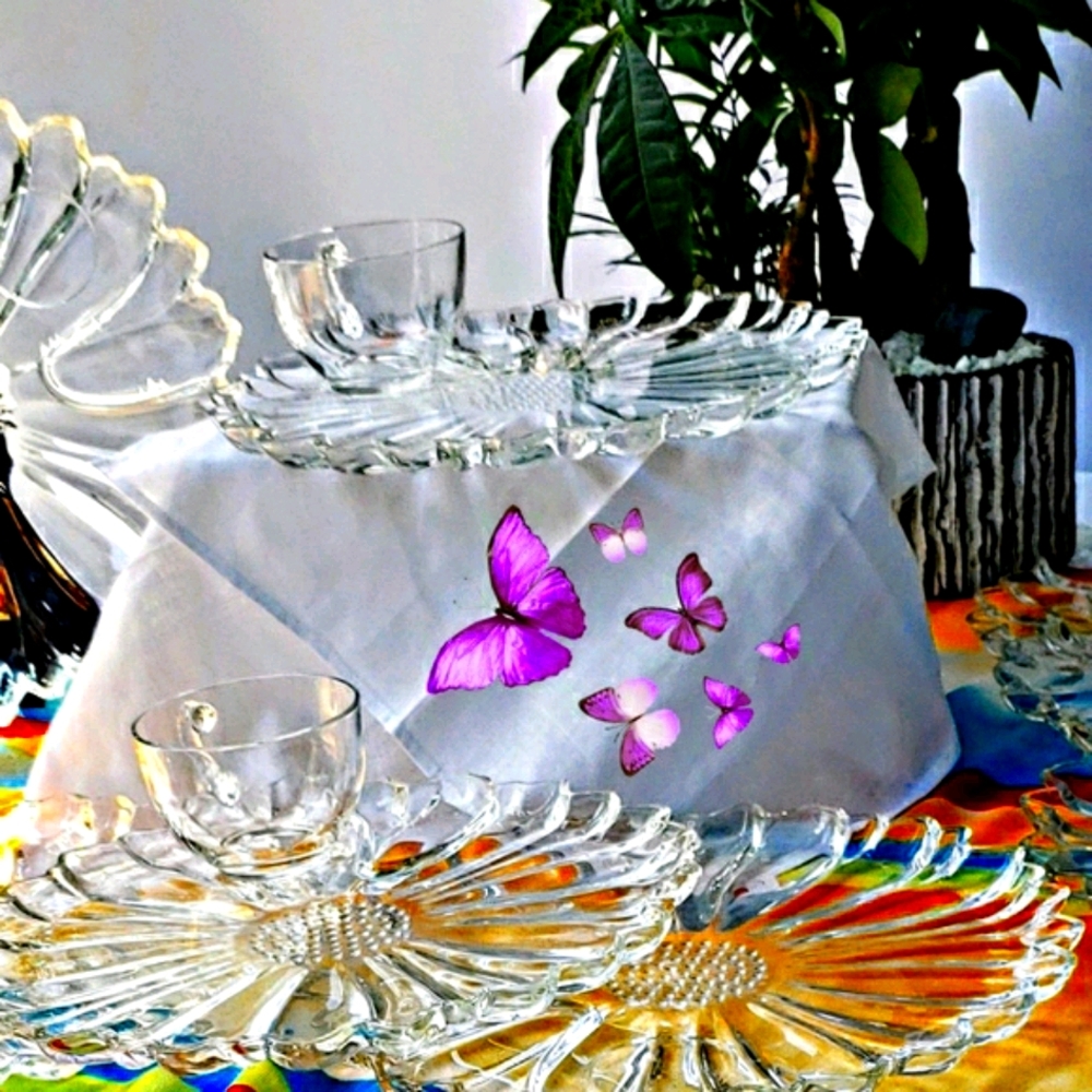 Vintage Hazel Atlas Clear Daisy Snak Set